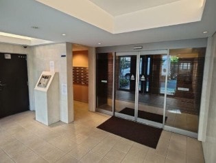 物件内観写真13　(モニター付きオートロックで防犯面も安心です！)