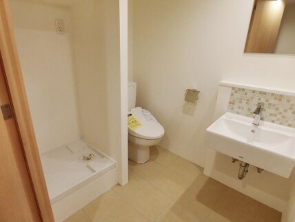 物件内観写真6　(嬉しい独立洗面台付き。)