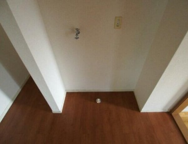 建物設備(室内洗濯機置き場。)
