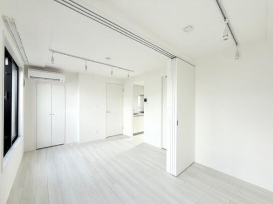 物件内観写真3　(帖のきれいな7.4DK。)