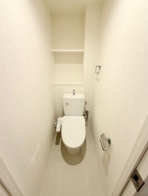 物件内観写真6　(温水洗浄便座。)