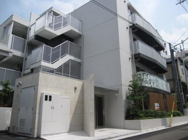 外観(鉄筋コンクリート造のがっしりした建物。)