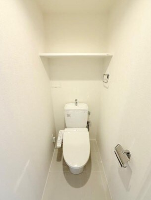 物件内観写真6　(温水洗浄便座。)