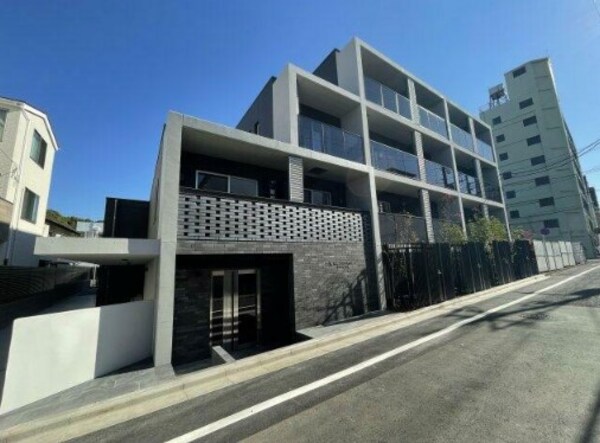 外観(鉄筋コンクリート造のがっちりとした建物。)