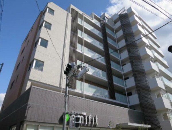 外観(鉄筋コンクリート造のがっちりとした建物。)