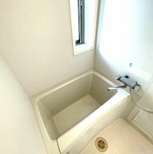 物件内観写真4　(浴室乾燥機付きバス。)