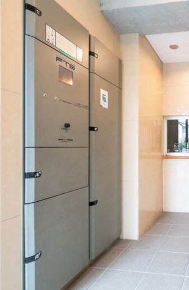 物件内観写真10　(宅配ボックス完備！)