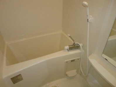 物件内観写真5　(浴室乾燥機付き。)