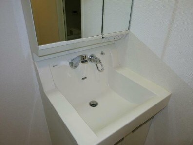 物件内観写真9　(嬉しい独立洗面台。)