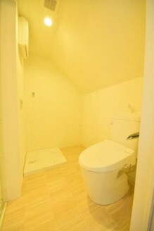 物件内観写真6　(温水洗浄便座。)