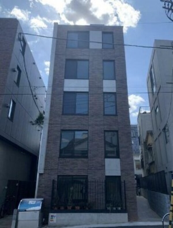 外観(鉄筋コンクリート造のがっちりとした建物。)