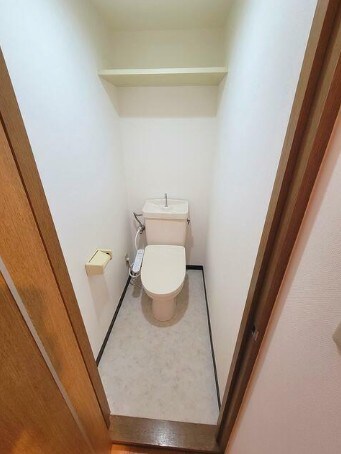 物件内観写真6　(温水洗浄便座。)