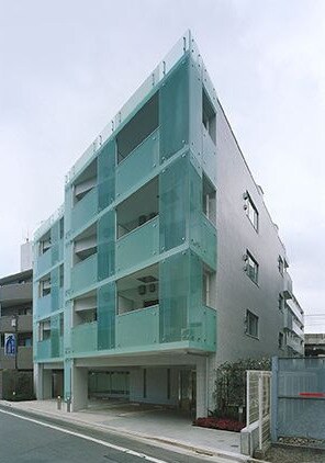 物件外観写真1　(落ち着いた雰囲気。)