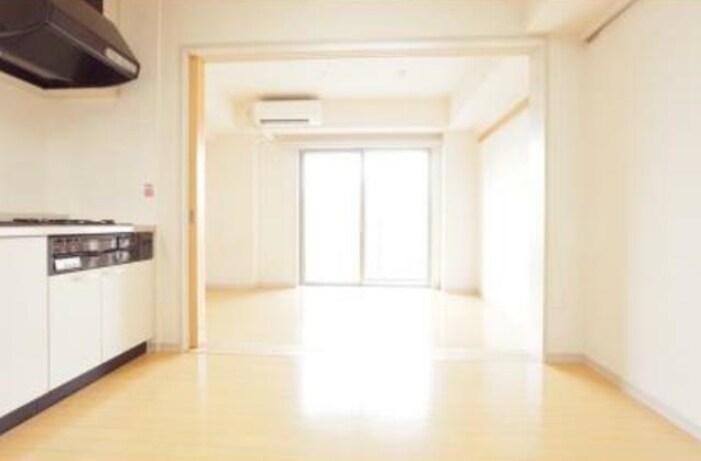 物件内観写真4　(5.7帖のDK。)