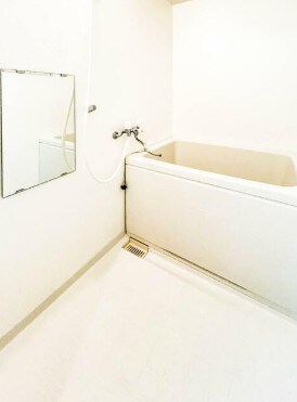 物件内観写真3　(浴室乾燥機付きバス。)