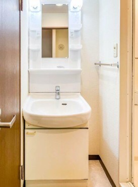 物件内観写真5　(嬉しい独立洗面台付き。)