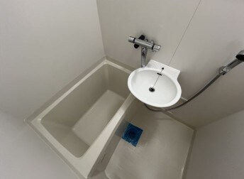 物件内観写真4　(浴室乾燥機付きバス。)