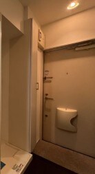 物件内観写真6　(室内洗濯機置場。)