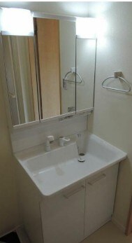 物件内観写真6　(嬉しい独立洗面台付き。)