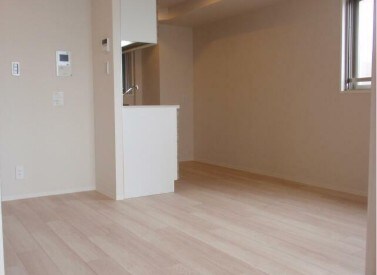 物件内観写真3　(6.7帖のきれいなLDK。)