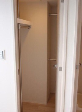 物件内観写真8　(クローゼット完備。)