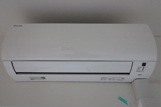 物件内観写真11　(エアコン完備。)