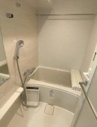 物件内観写真4　(浴室乾燥機付きバス。)