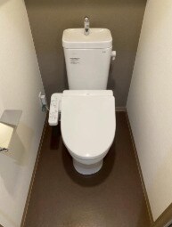 物件内観写真5　(温水洗浄便座。)