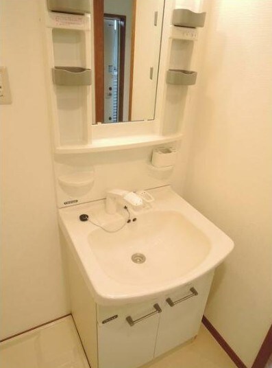 物件内観写真6　(うれしい独立洗面台。)