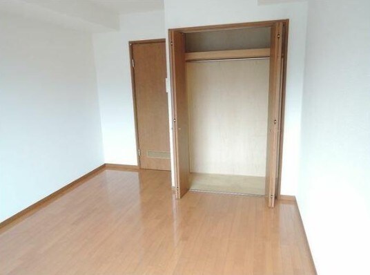 物件内観写真7　(クローゼット完備。)