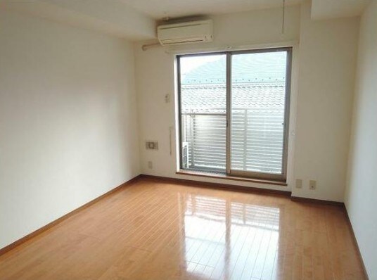 物件内観写真8　(南向きのバルコニー。)