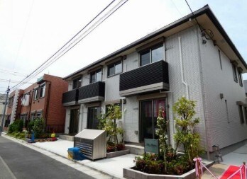 物件外観写真1　(落ち着いた雰囲気。)