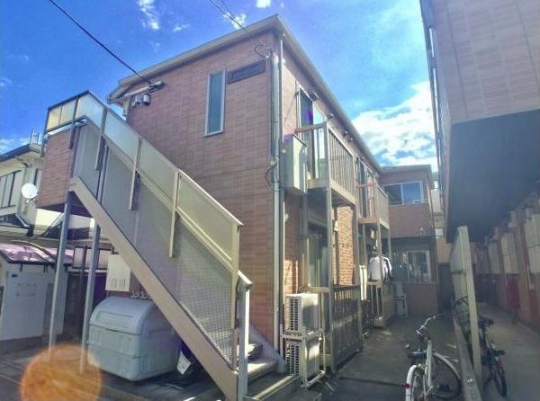 物件外観写真1　(落ち着いた雰囲気。)