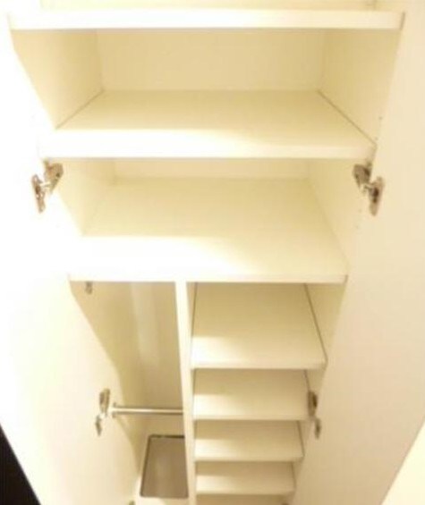 物件内観写真9　(シューズボックス完備。)