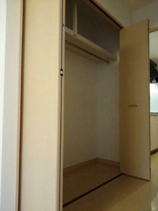物件内観写真7　(クローゼット完備。)