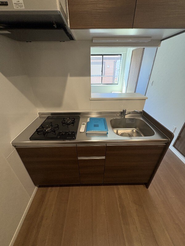 物件内観写真3　(システムキッチン。)