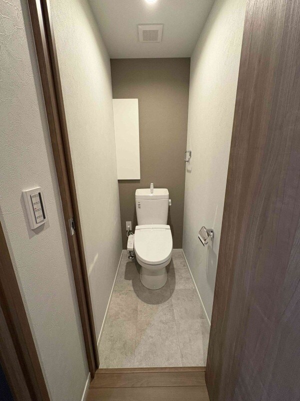 物件内観写真5　(温水洗浄便座。)