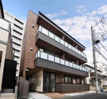 物件外観写真1　(落ち着いた雰囲気。)