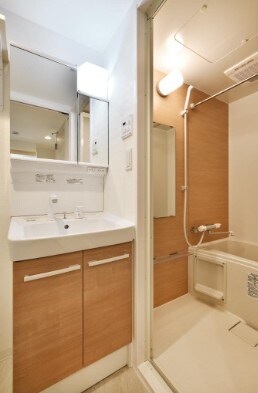 物件内観写真4　(浴室乾燥機付きバス。)