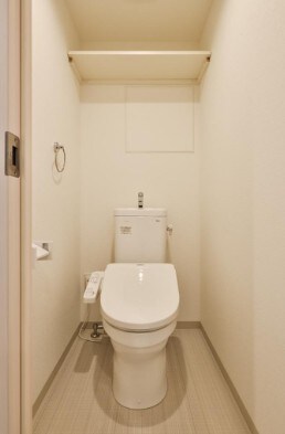 物件内観写真5　(温水洗浄便座。)