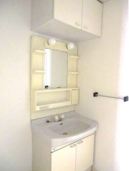 物件内観写真6　(嬉しい独立洗面台付き。)