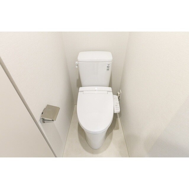 物件内観写真6　(温水洗浄便座。)