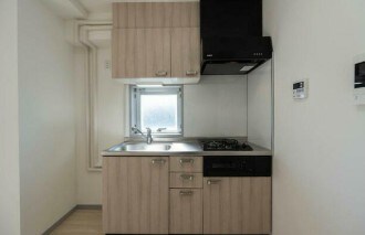 物件内観写真3　(グリル付き２口コンロ。)