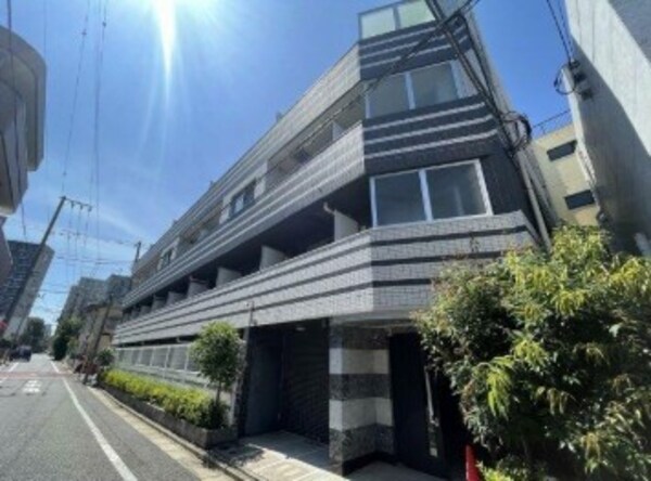 外観(鉄筋コンクリート造のがっちりとした建物。)