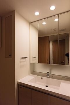 物件内観写真7　(嬉しい独立洗面台付き。)