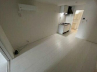 物件内観写真8　(きれいなフローリング。)