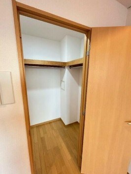 物件内観写真5　(クローゼット完備。)