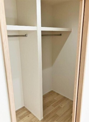 物件内観写真8　(ウォークインクローゼット！)