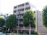 鉄筋コンクリート造のがっちりとした建物。