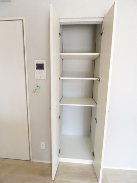 物件内観写真12　(モニター付きインターホンで防犯面も安心です！)